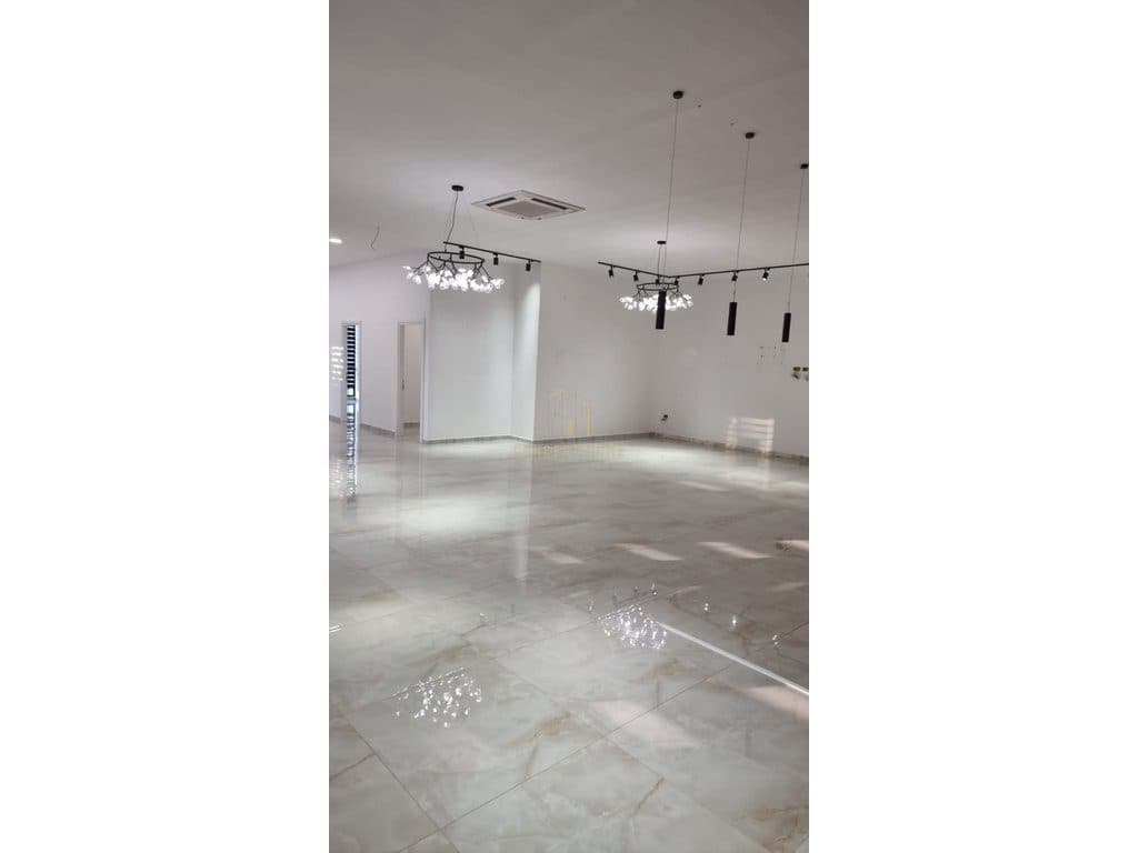 Ambient Biznesi Me Qira në Rruga e Dibrës, Tiranë - 2550€ | 227 m²