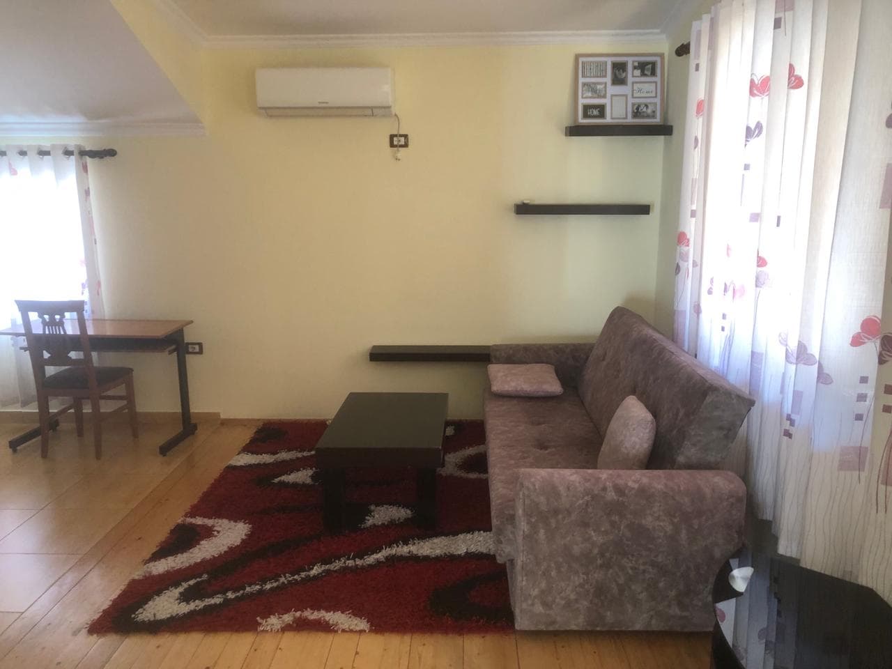 Vilë 2+1 me qira në Rrugën e Elbasanit, Tiranë - 350€ | 95 m²