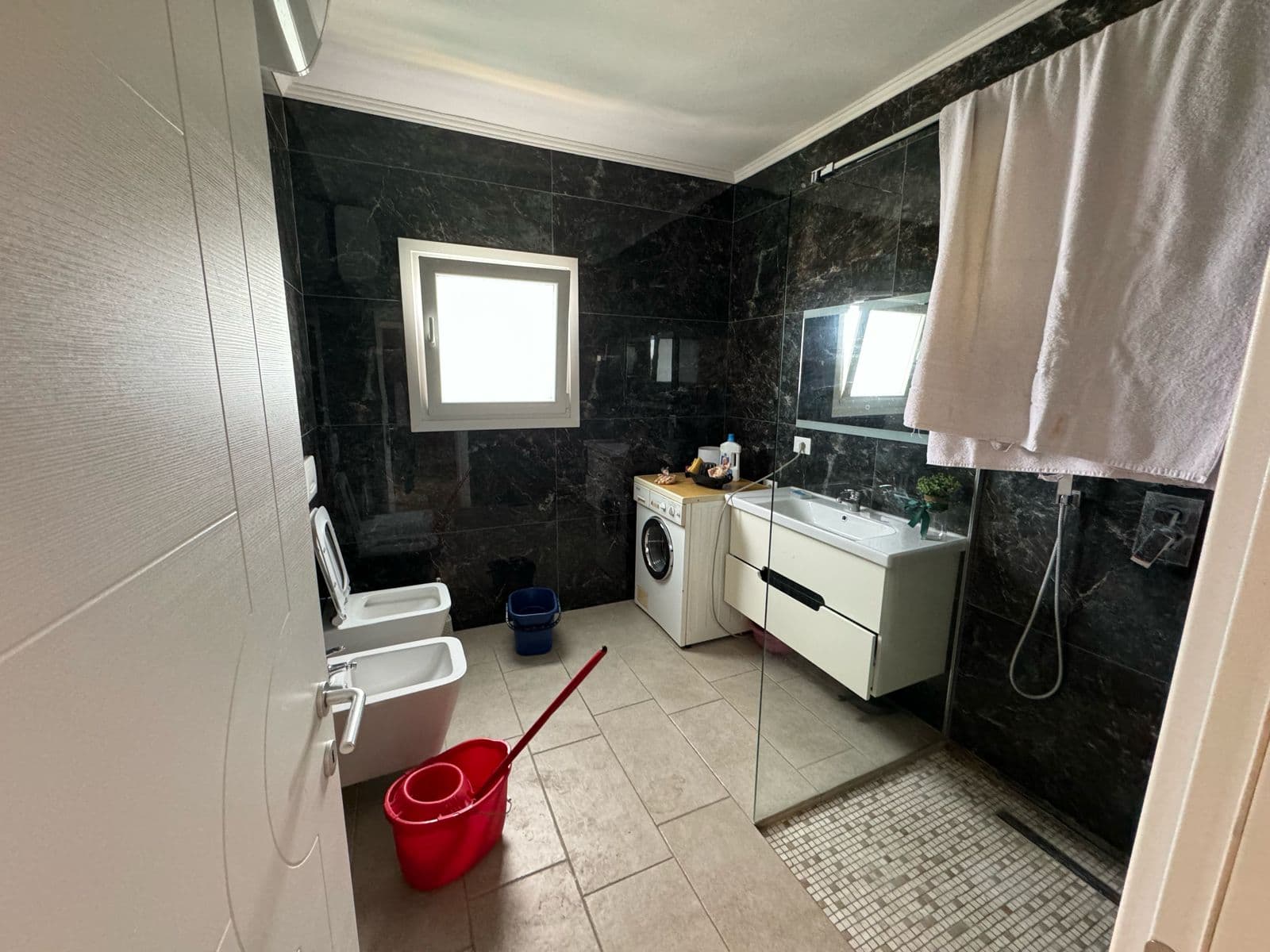 Apartament 2+1 për Shitje në Komuna e Parisit, Tiranë - 245000€ 3