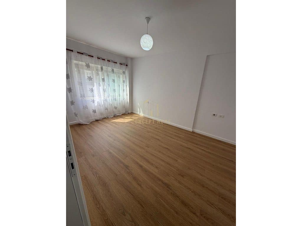 Shitet apartament 1+1 tek Ish Parku Autobuzave 4