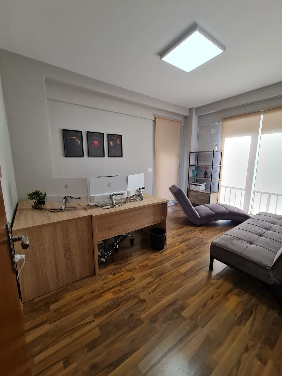 Jepet me qera apartament 4+1 per zyra, tek 21 Dhjetori 3
