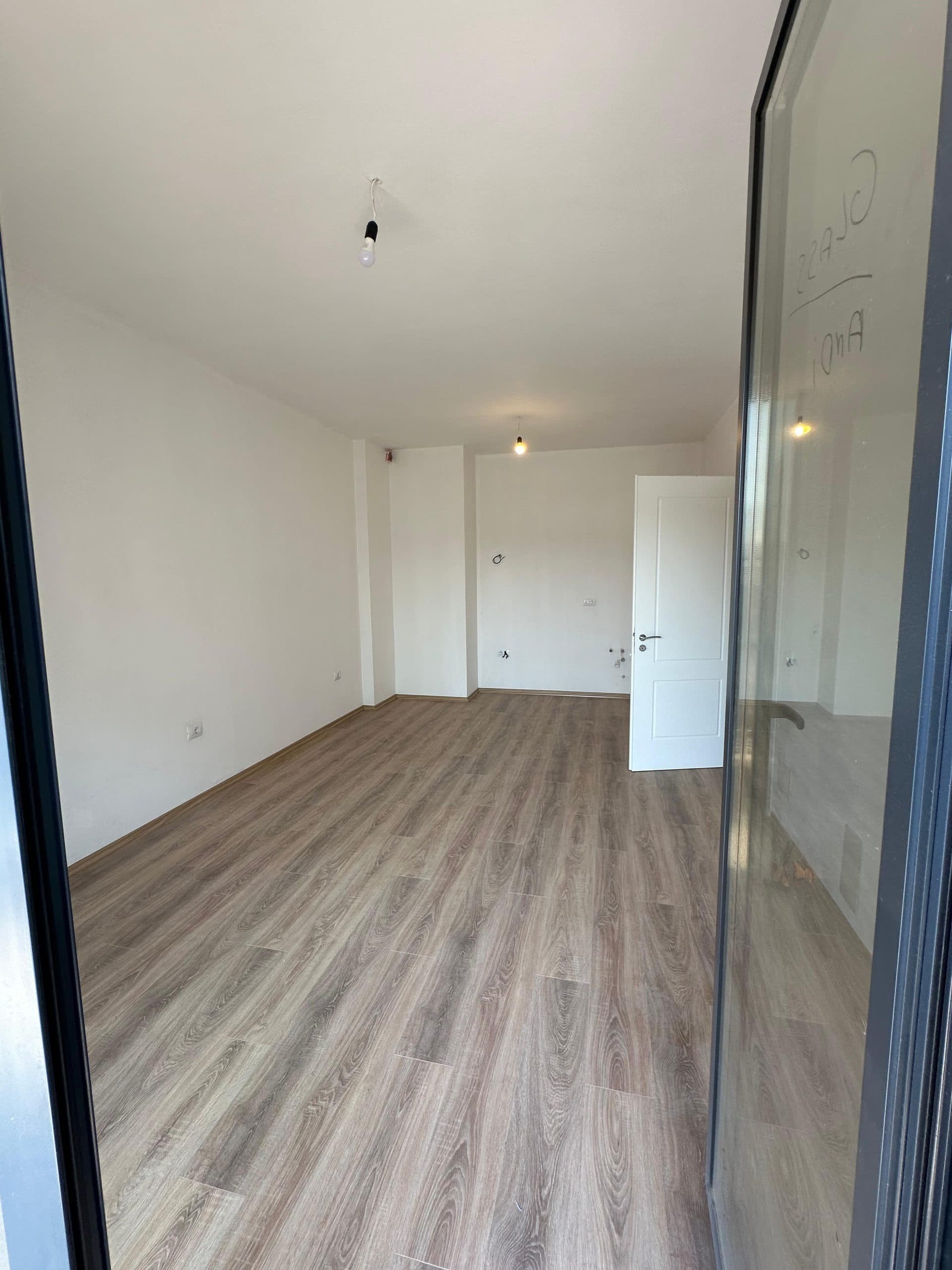 Jepet me qera Apartament 2+1 ne Kinostudio 3