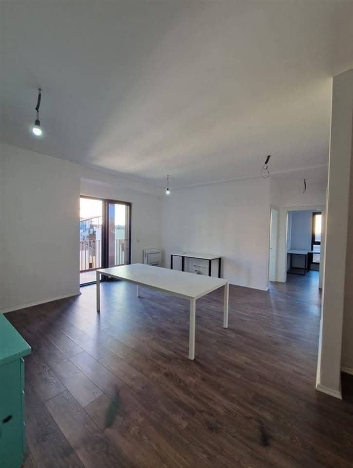 Jepet me qera Apartament 2+1 tek Rruga e Kavajes 3