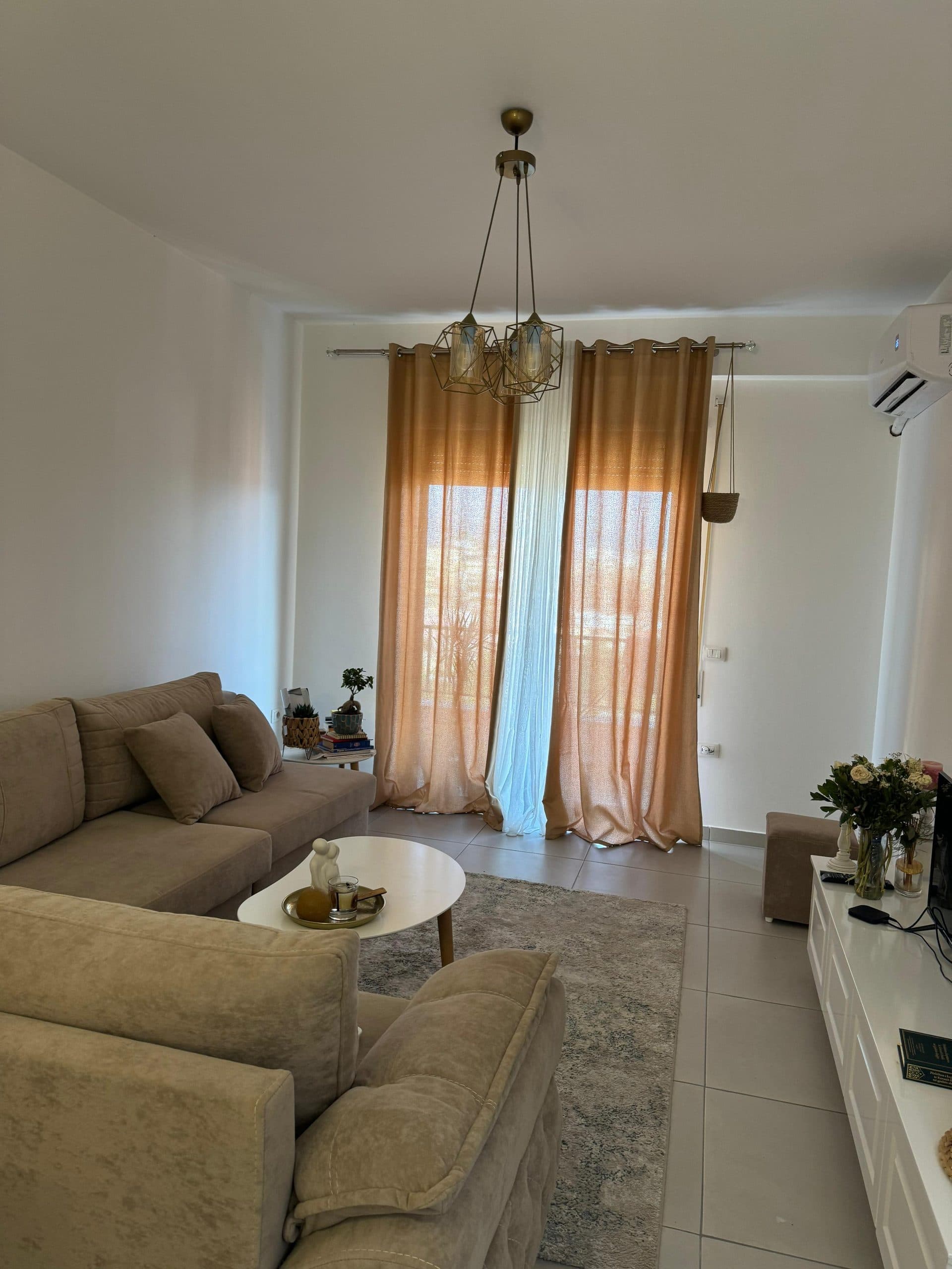 Jepet me qera apartament 1+1 Ne Astir