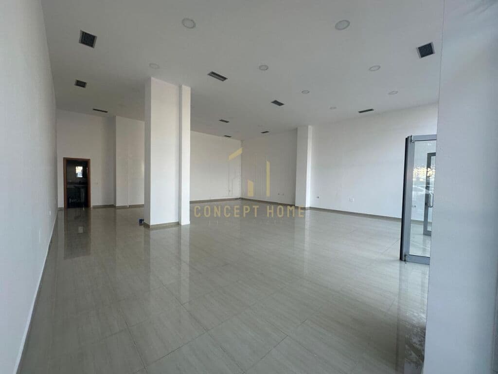 Pronë Komerciale me Qira në Kthesa e Kamzës, Tiranë - 1500€ | 106 m² 2