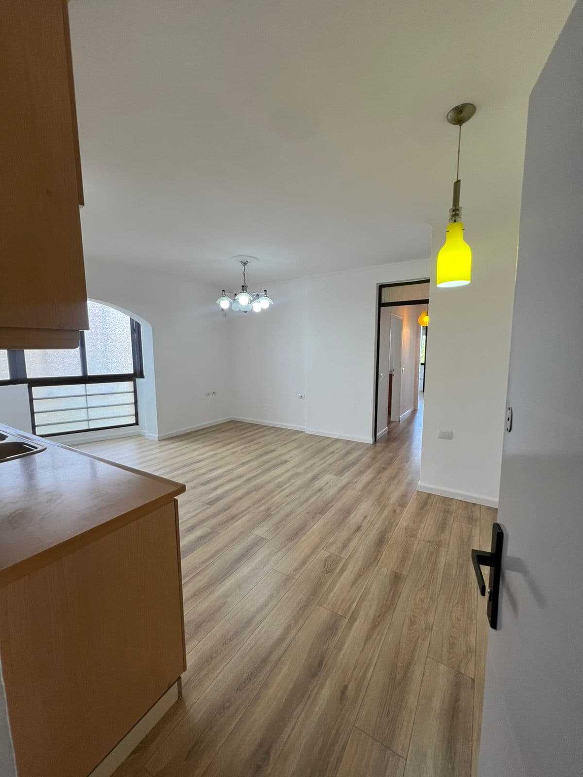 Shitet Apartament 2+1 – Ish-Fusha e Aviacionit 2
