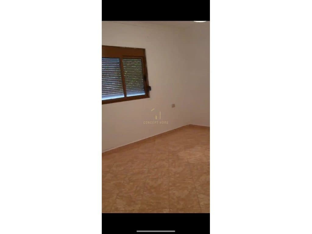 Jepet me qera Apartament 2+1: 4