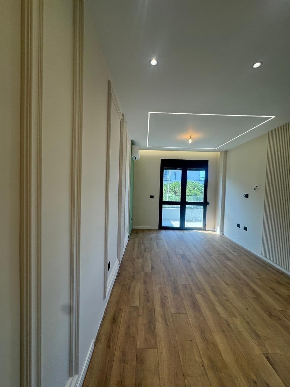 Shitet super Apartament 1+1 ne Golem 4