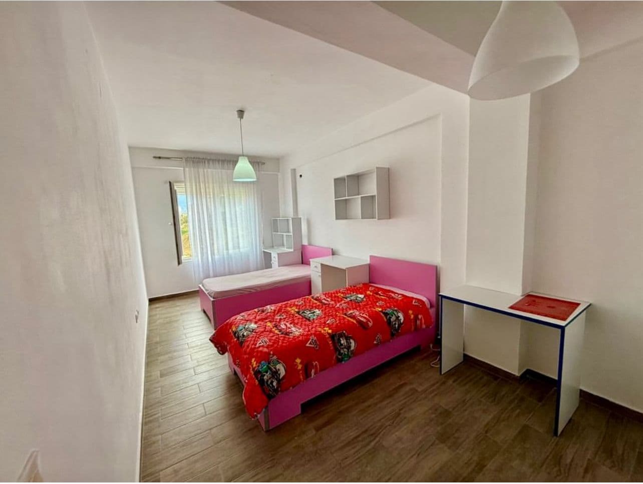 Jepet apartament me qera 2+1+2 tek Kodra e Diellit 2 3
