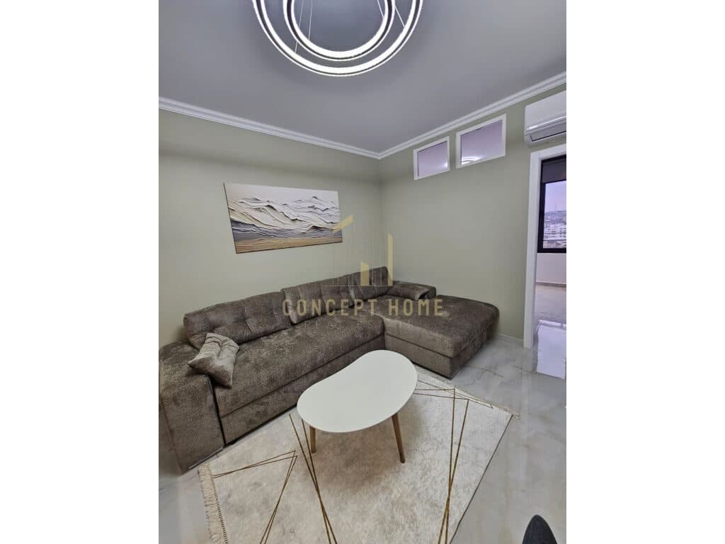 Jepet me qera Apartament 1+1 tek 5 Maji 3