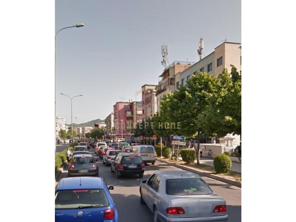 Jepet ambjent biznesi me qera tek 21 dhjetori/900 euro
