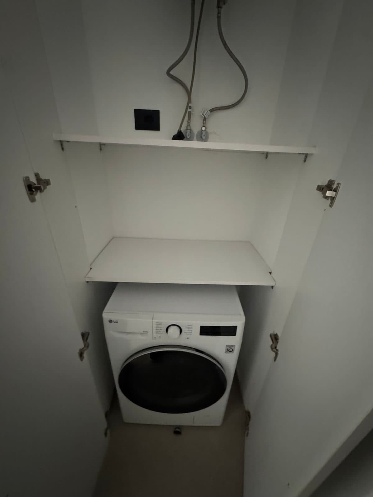Jepet me qera apartament 2+1+2 + Parkim Liqeni Thate ( Forest Residenc) 3