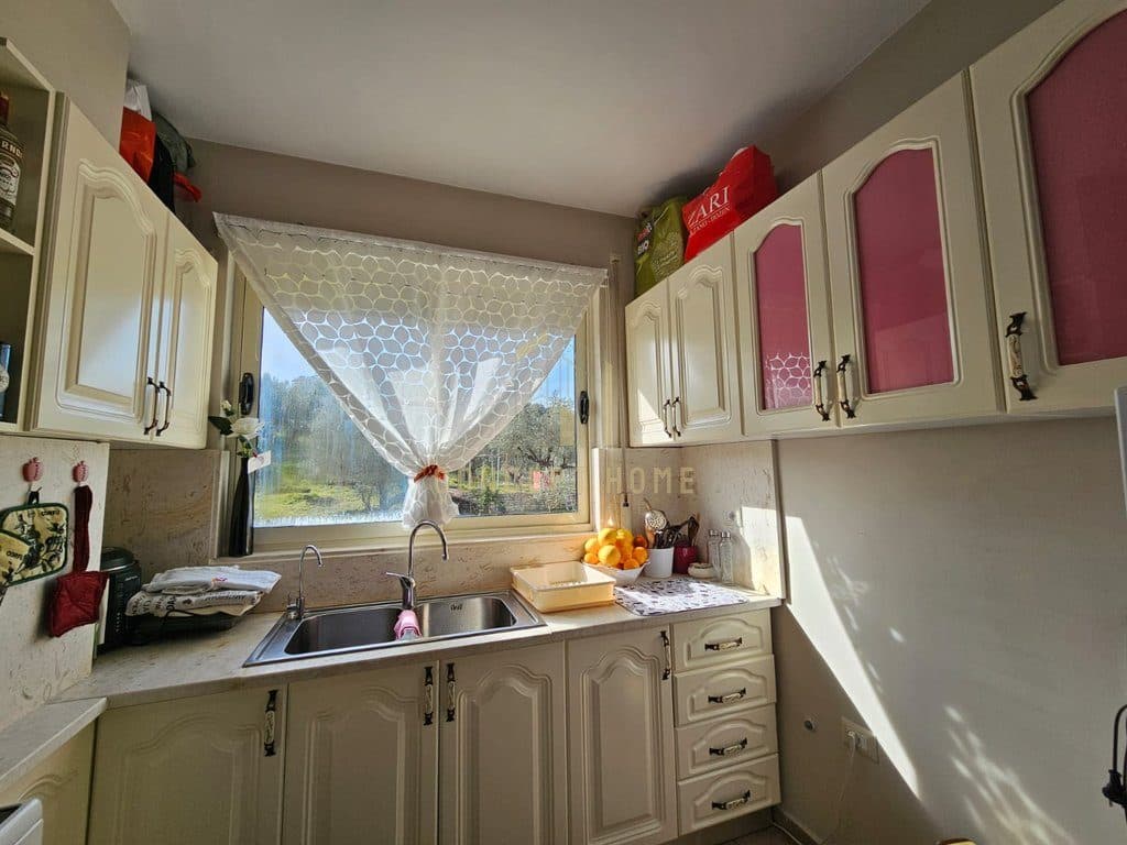 Jepet me qera apartament 1+1 Tek Liqeni i Thate