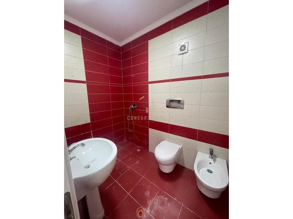 Shitet apartament 1+1 Yzberisht 4