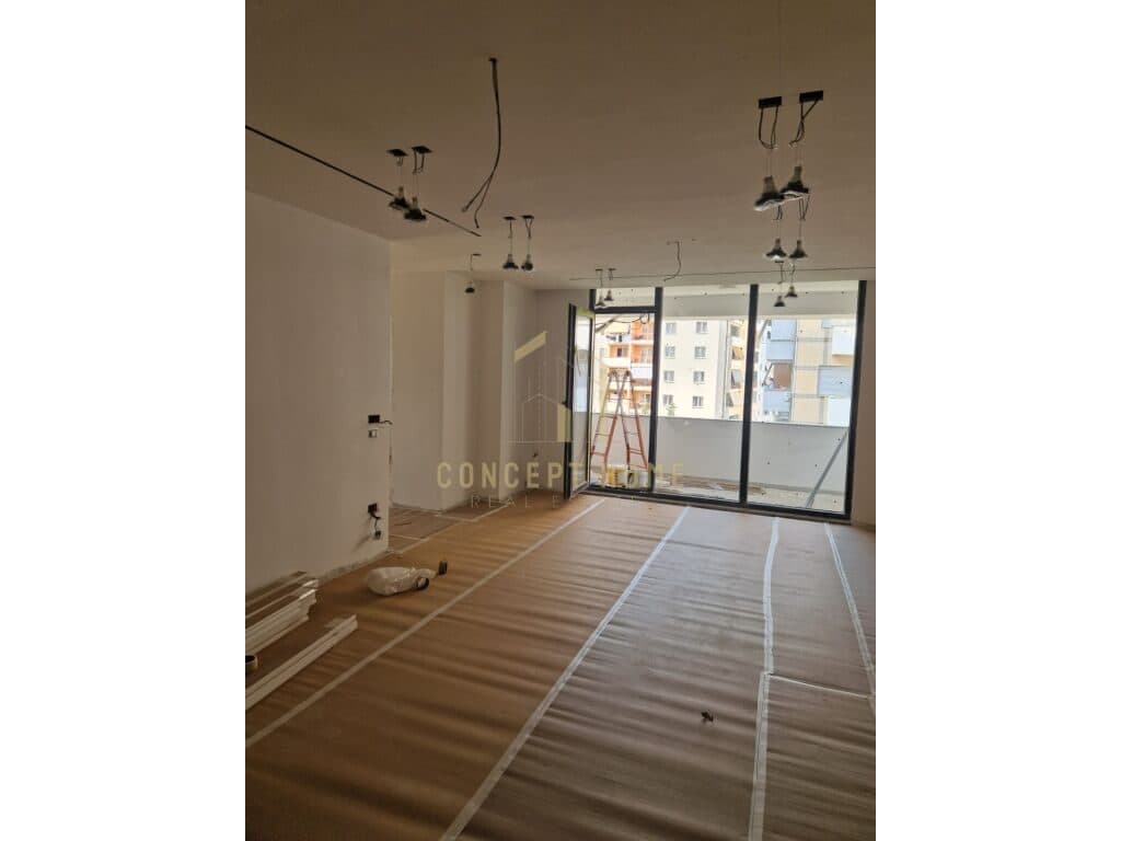 Shitet apartament 3+1+2 te Unaza e Re 3