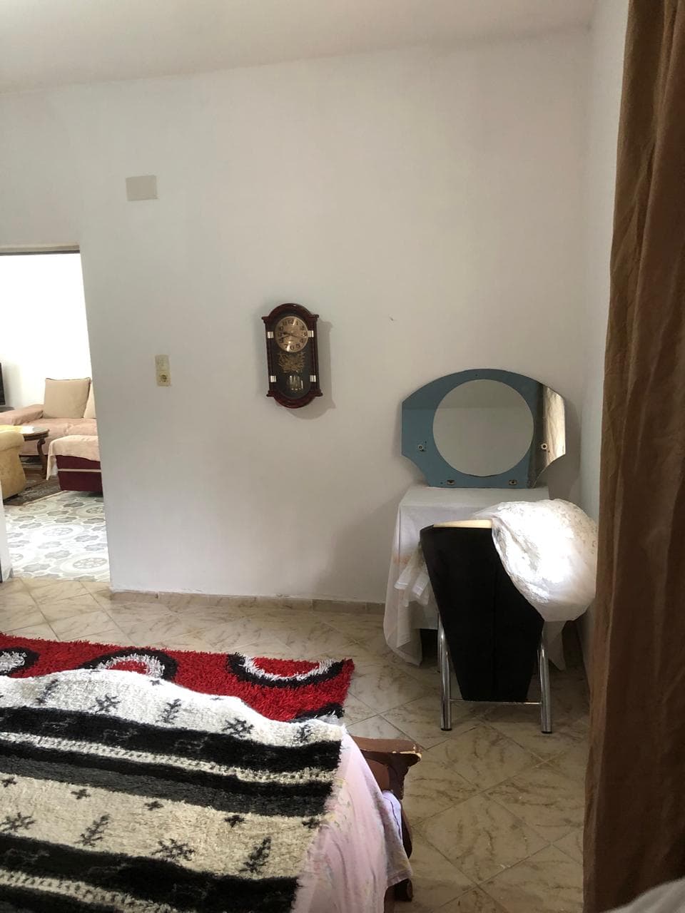 Jepet me qera shtepi private 2+1 Mbrapa Fakultetit Mjeksise 4