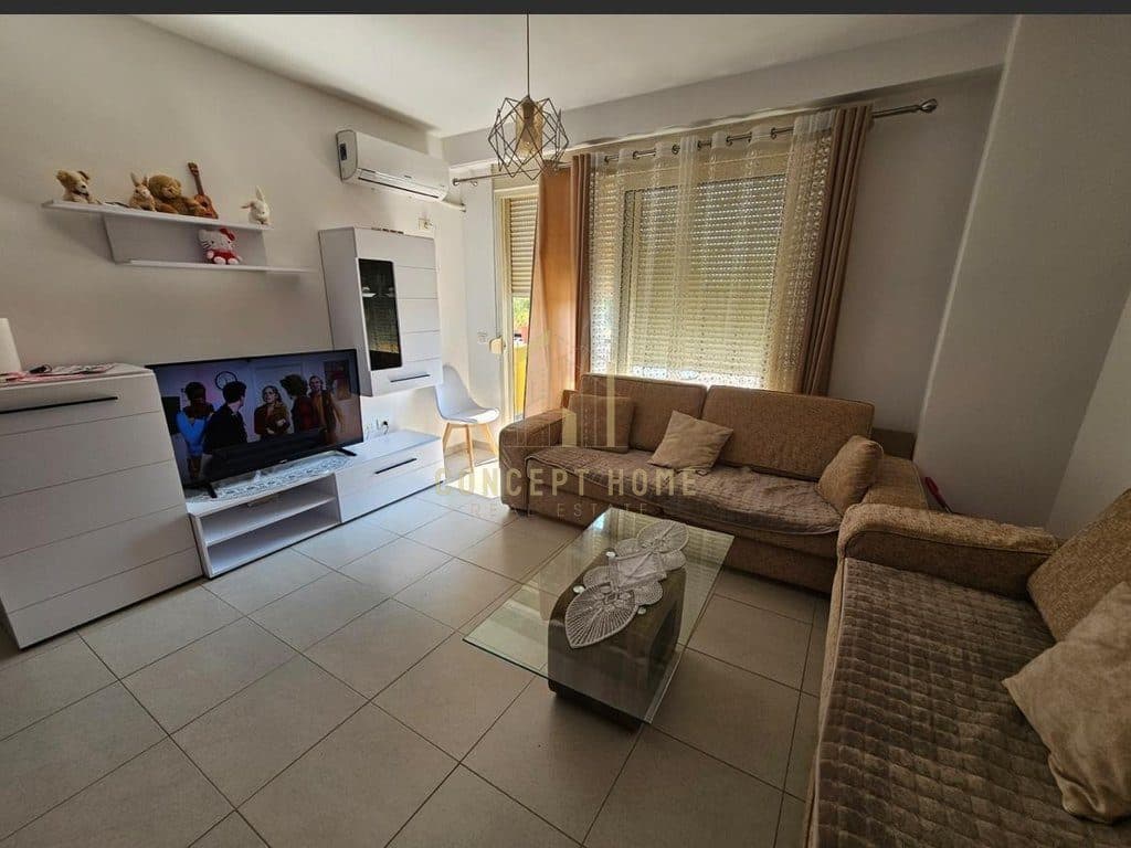 Shitet apartament 2+1+2 ne Fresk