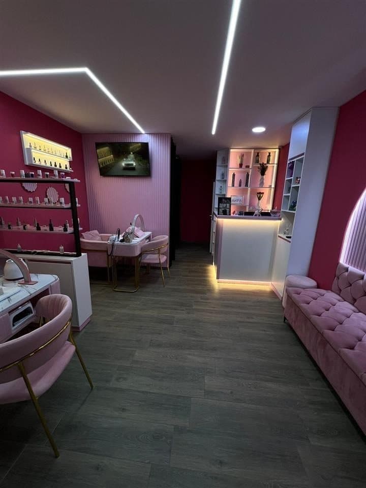 Jepet ambient me qera per sallon estetik tek kompleksi Tom Doshi / 350 Euro 2