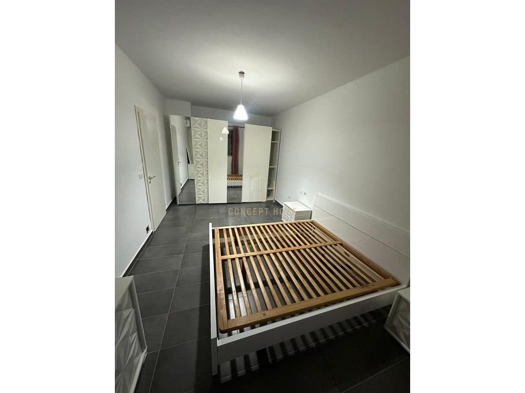 Jepet me qera Apartamenti 1+1 ne Shkoze 3