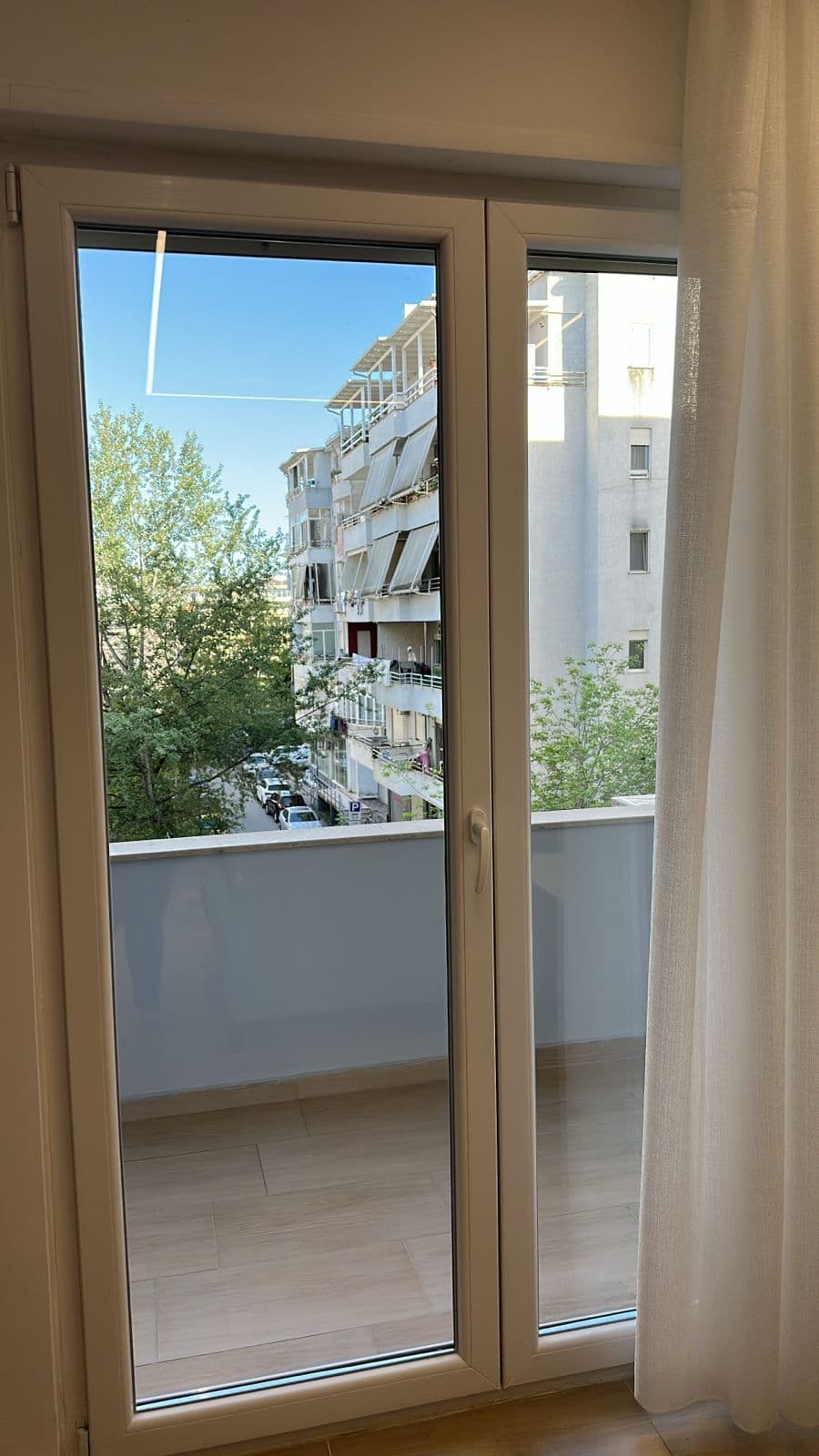 Apartament me qera 1+1 pranë Kopshtit Botanik.80,000 Lekë/Muaj