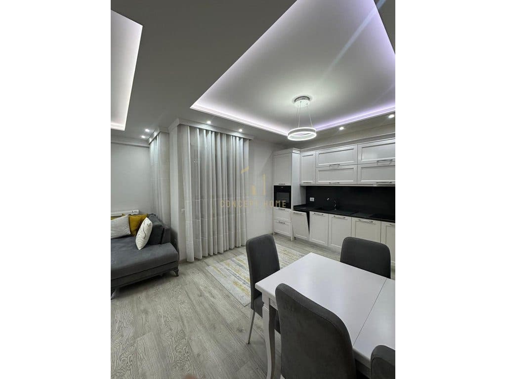 Jepet me qera Apartament 2+1+2 ne Qender 2