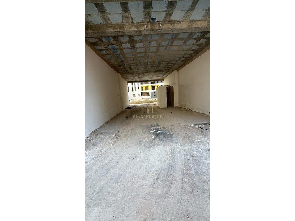 Dyqan Kat 0 Në Shitje tek Univers City Tiranë - 245,000€ | 89.04 m²