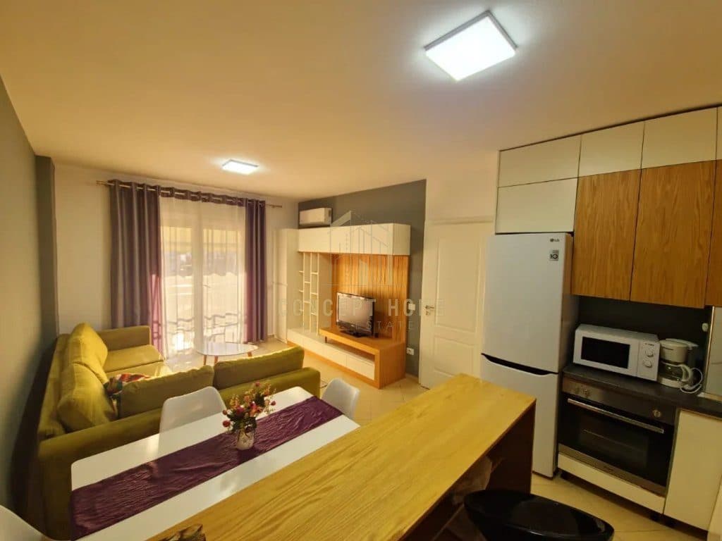 Jepet me qera apartament 2+1 ne 5 Maj.