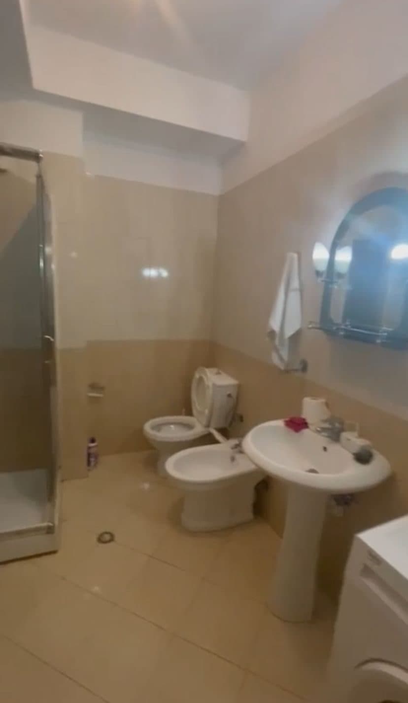 Shitet apartament 4+1+2 ne Fier 2