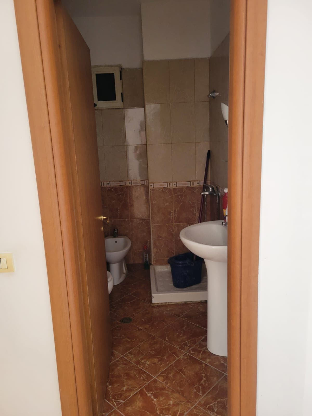 Shitet apartament ne Astir 4