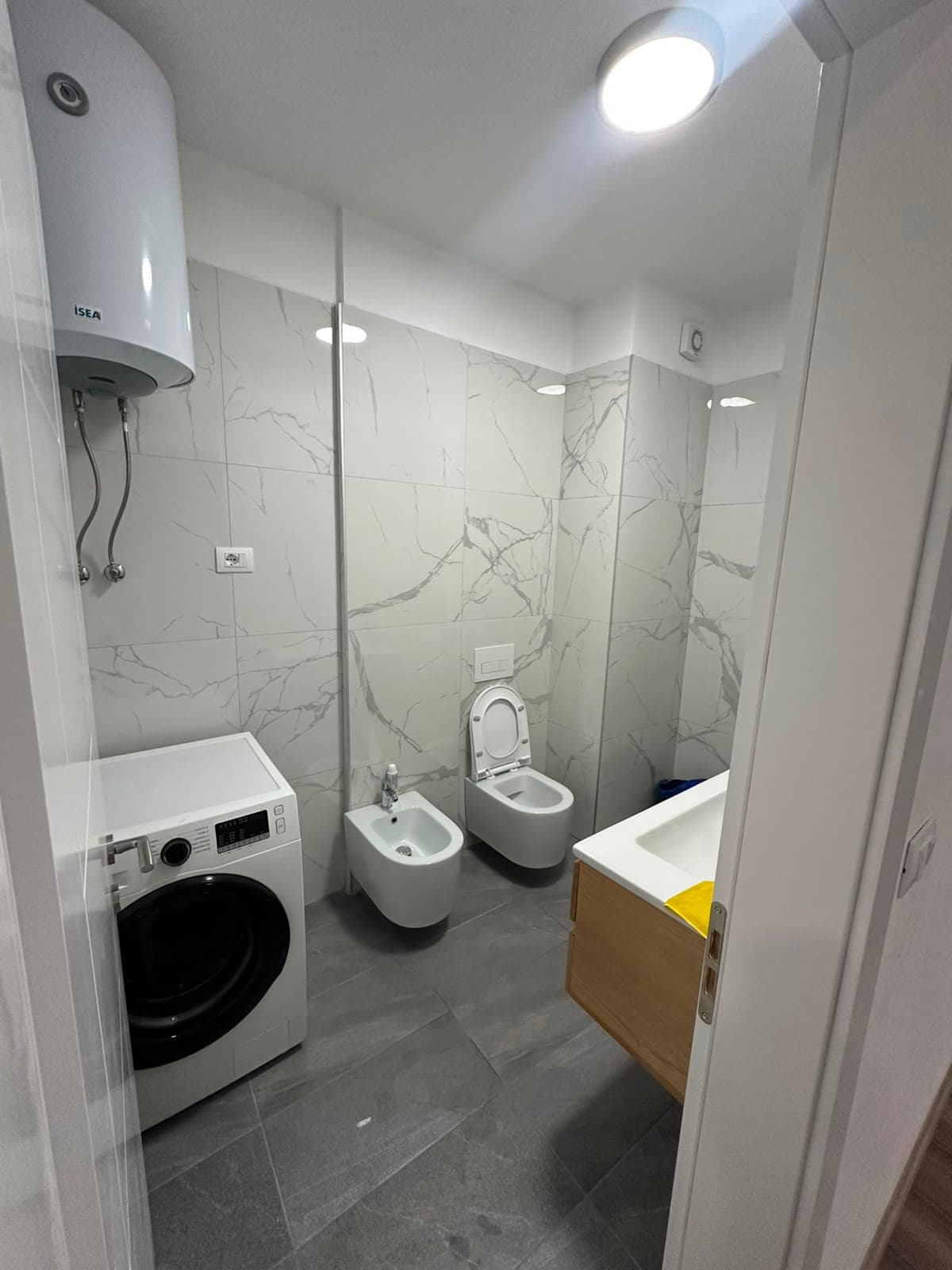Shitet apartament 1+1 ne Astir