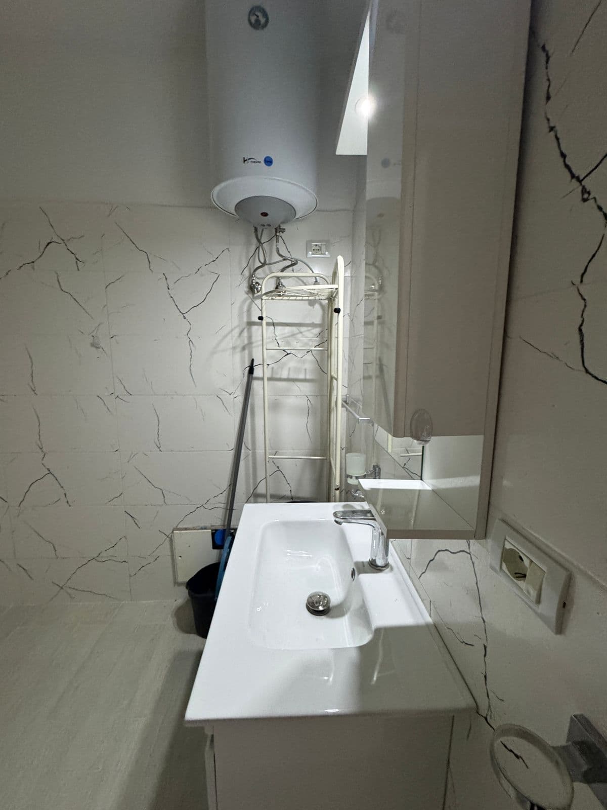 Garsoniere Me Qira në Rruga Barrikadave, Tiranë - 450€ | 35 m² 3