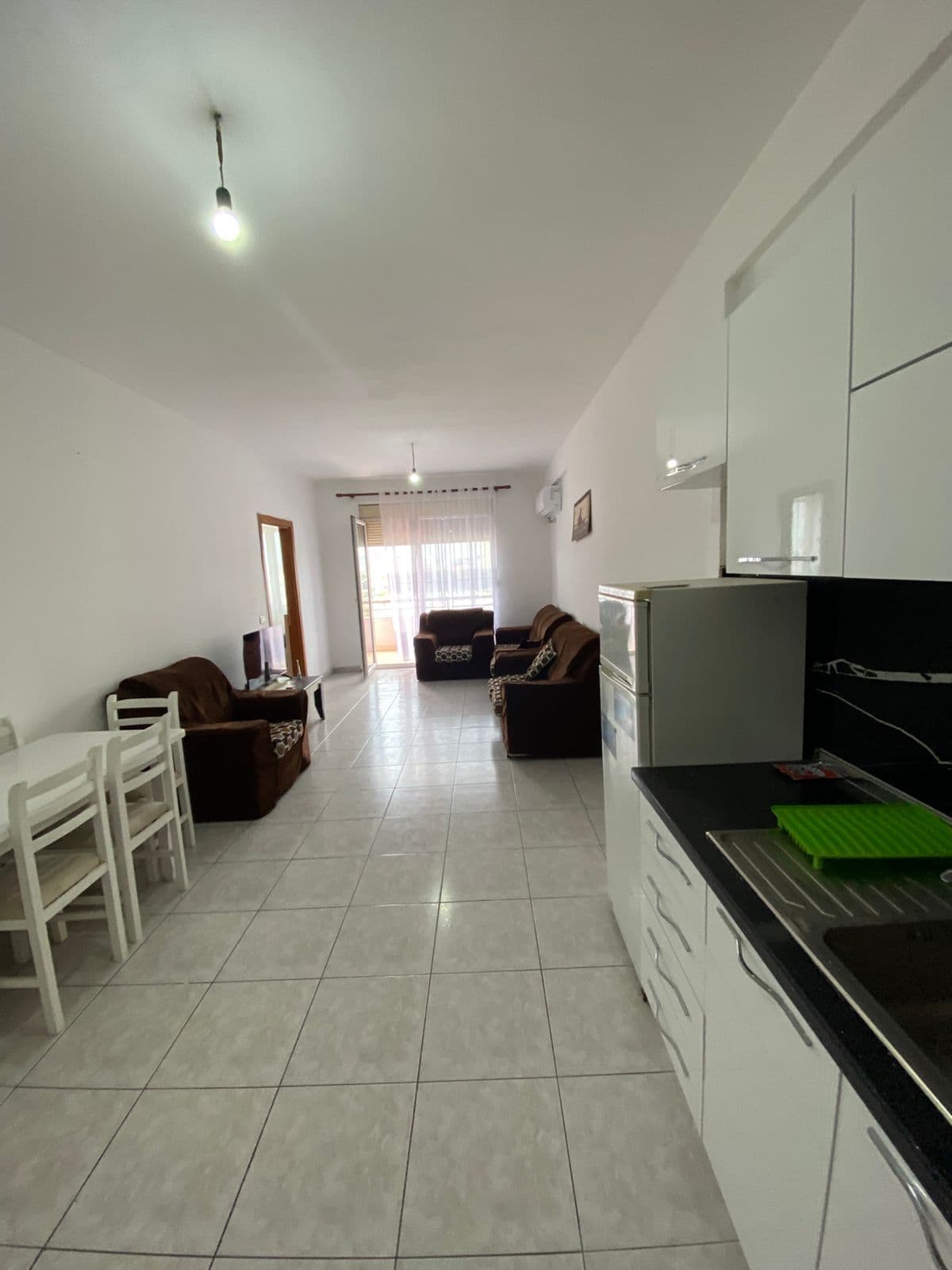 Jepet me qera Apartament 1+1 tek Kthesa E Kamzes/38,000 leke 4