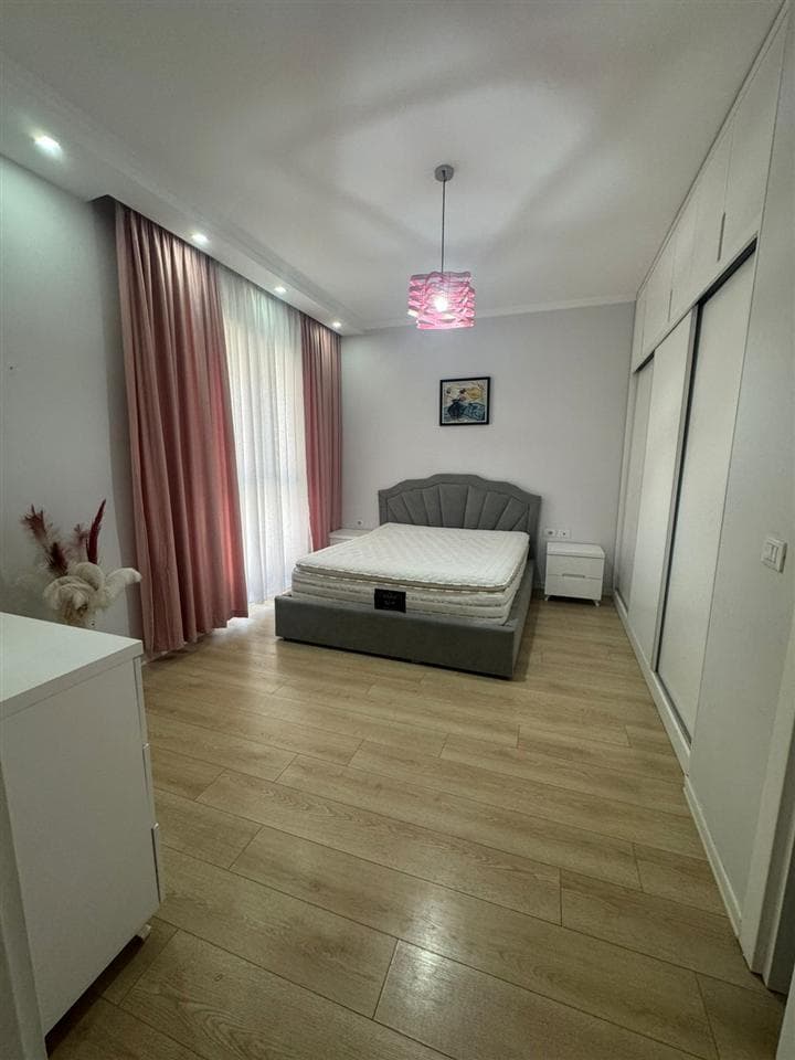Jepet me qera Apartament 2+1+2 tek Dogana 4