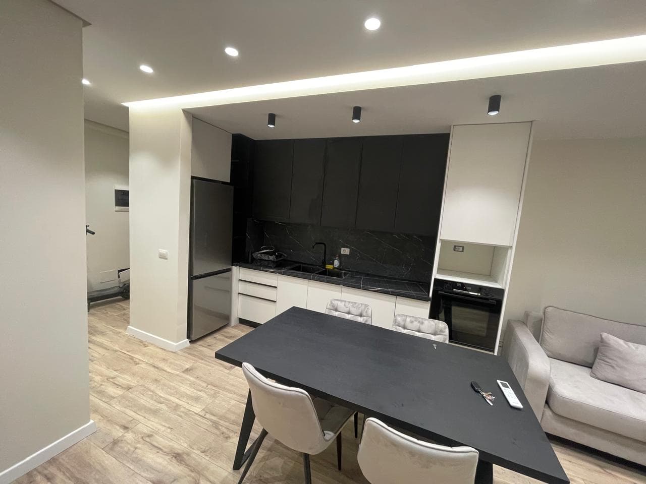 Jepet apartament 2+1 me qera tek 'Univers City' 2