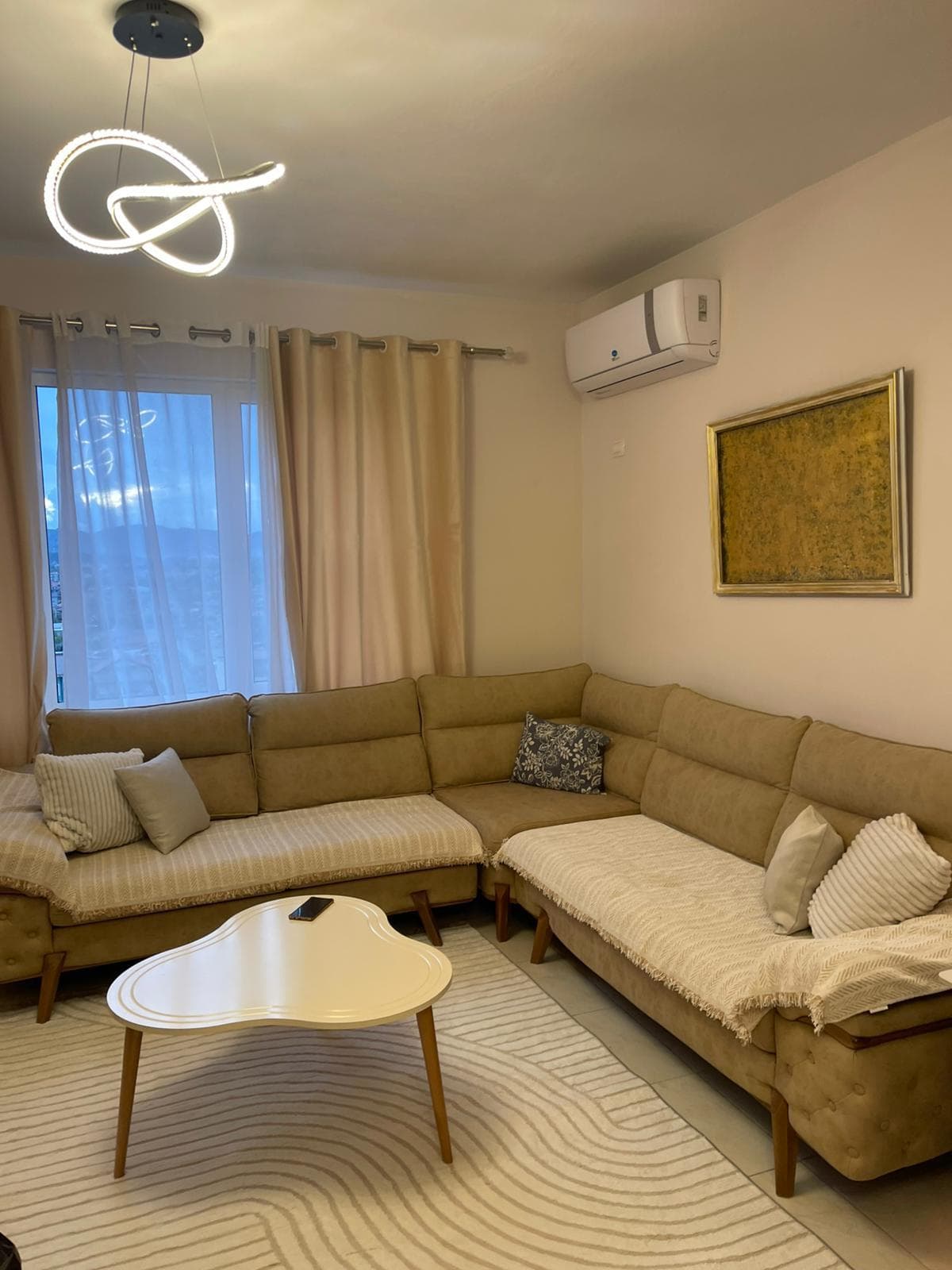 Jepet me qera apartament 2+1 Ne Kamez. 4