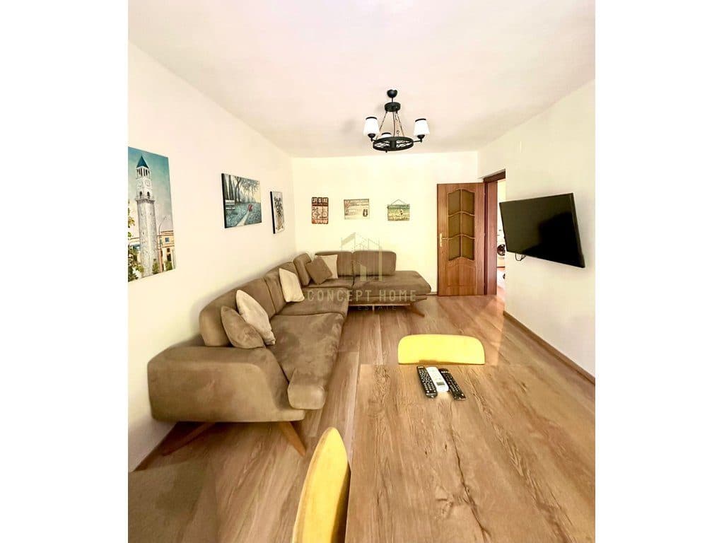 Shitet apartament 1+1 tek Zogu i Zi