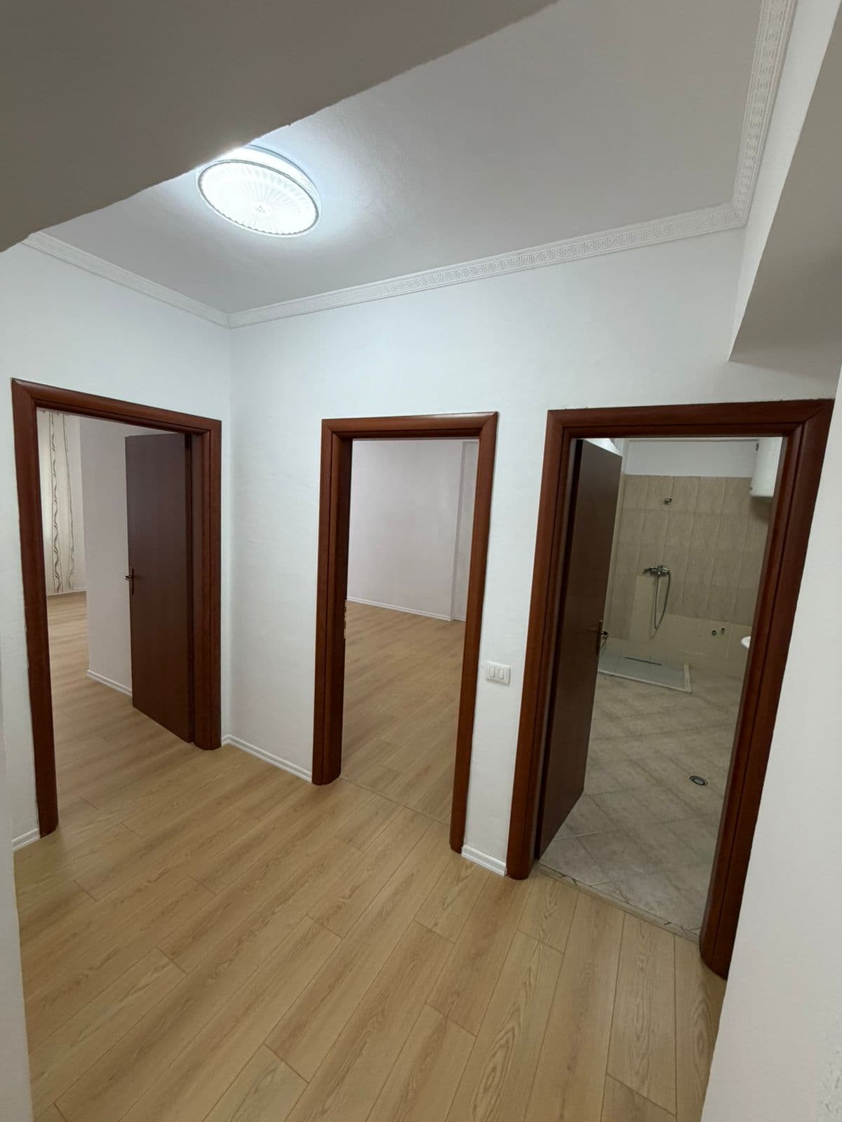 Shitet apartament 2+1 ne Fresk 2