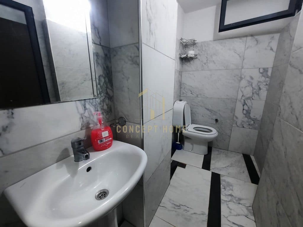 Jepet me qera Apartament: Bulevardi Ri 4