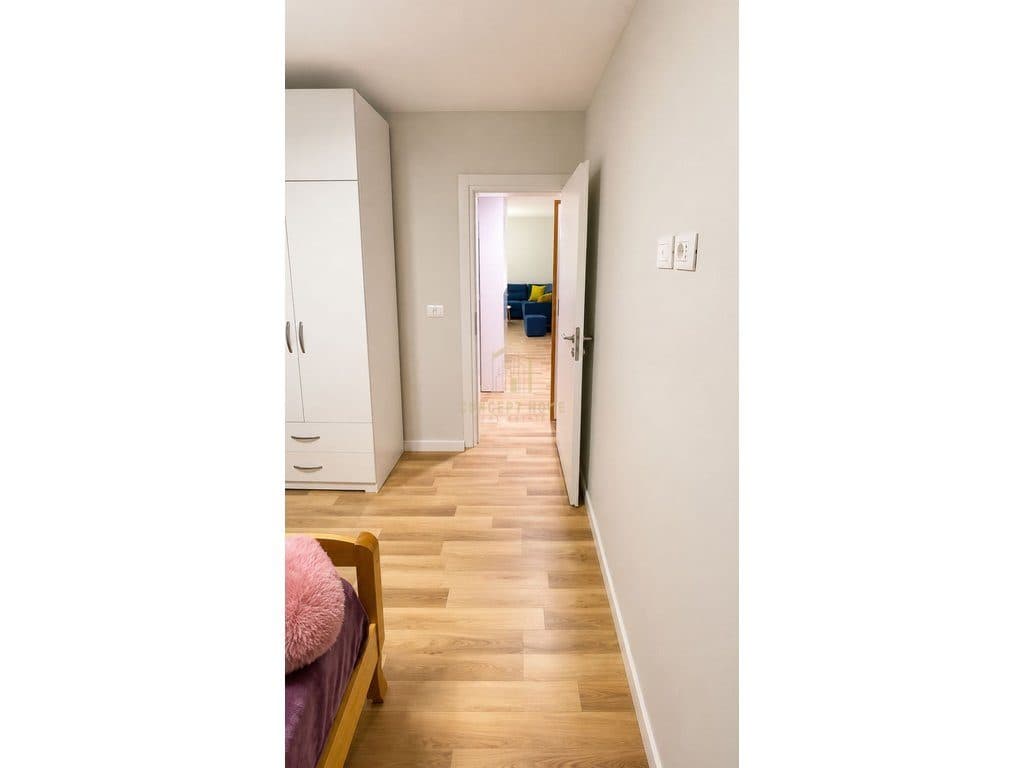 Jepet me qera apartament 1+1 tek Bulevardi Zogu 1 2