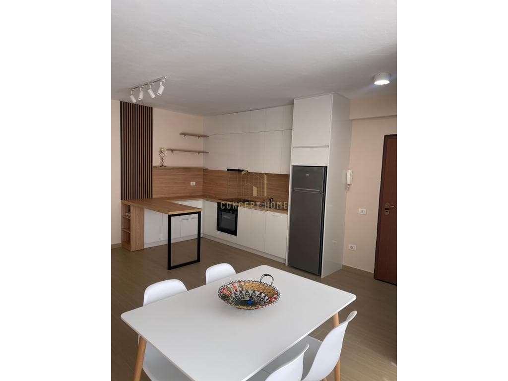 Shitet apartament 1+1 ne Golem.