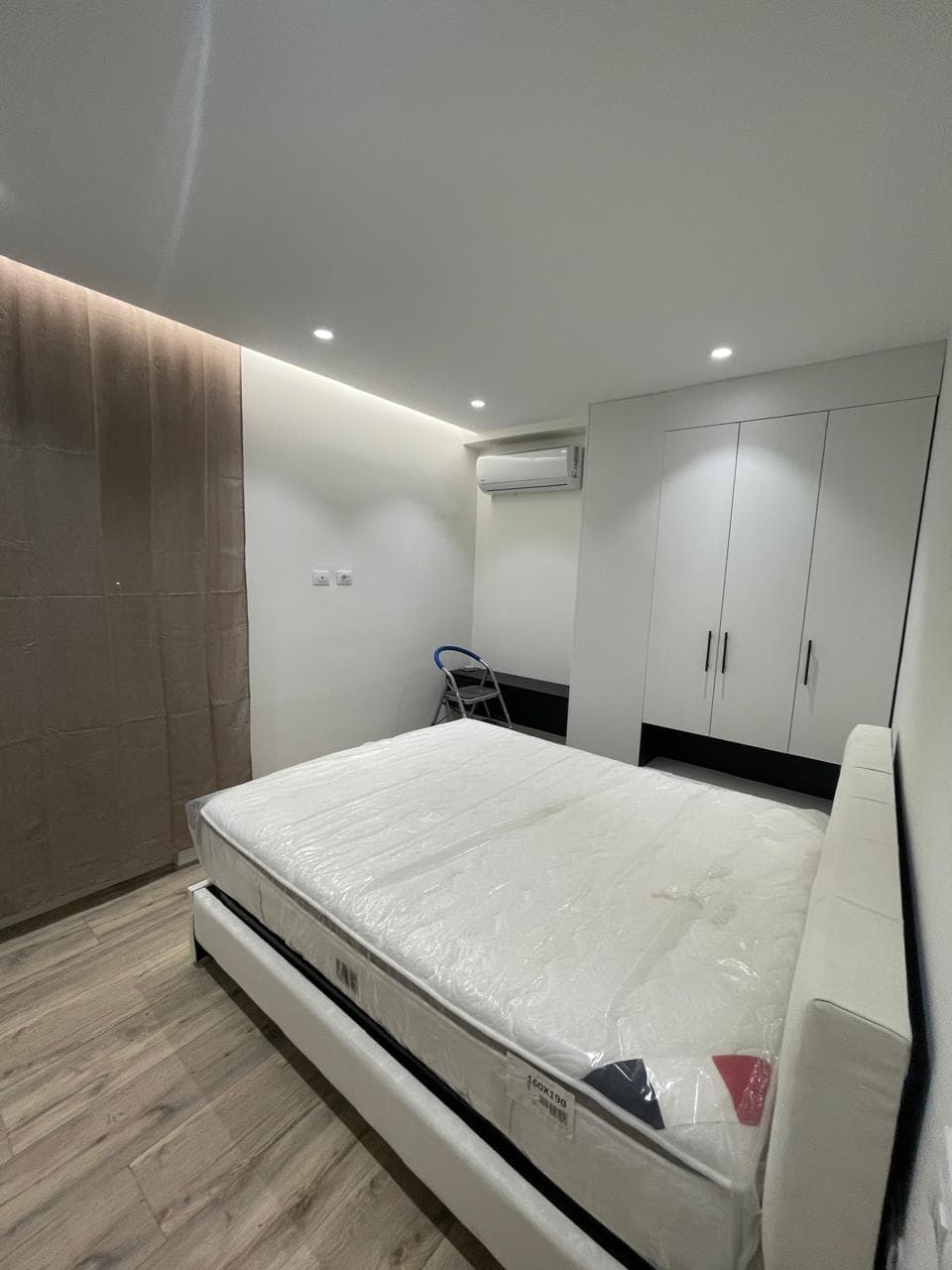 Jepet apartament 2+1 me qera tek 'Univers City' 3