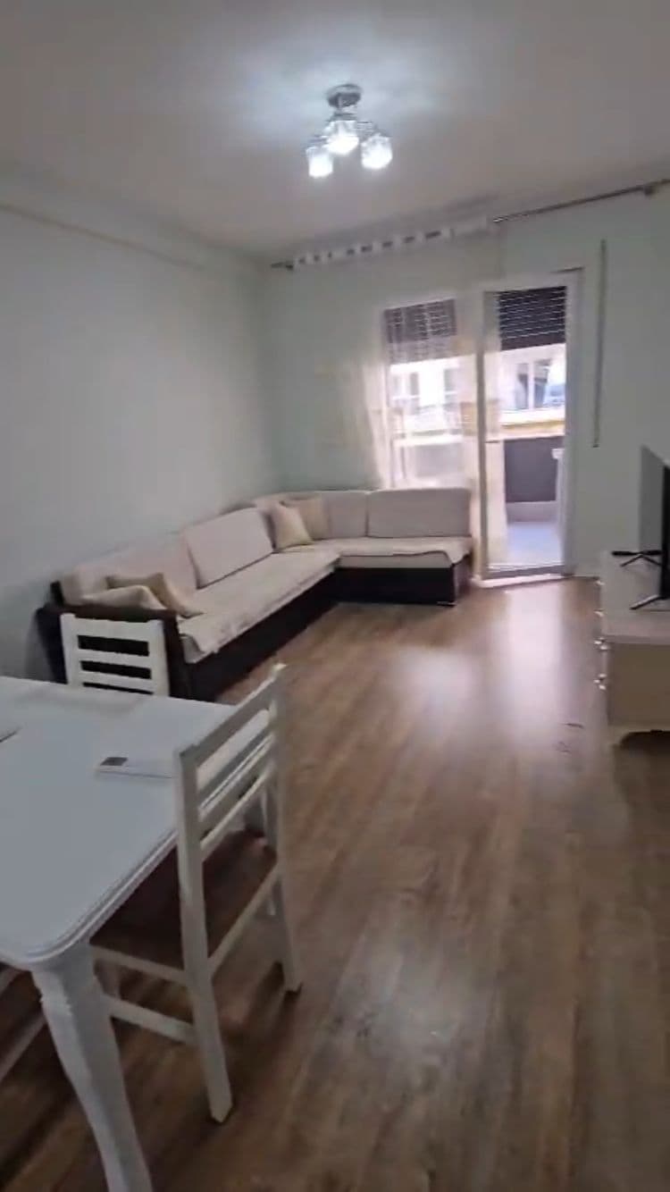 Jepet me qera Apartament 1+1 ne Laprake