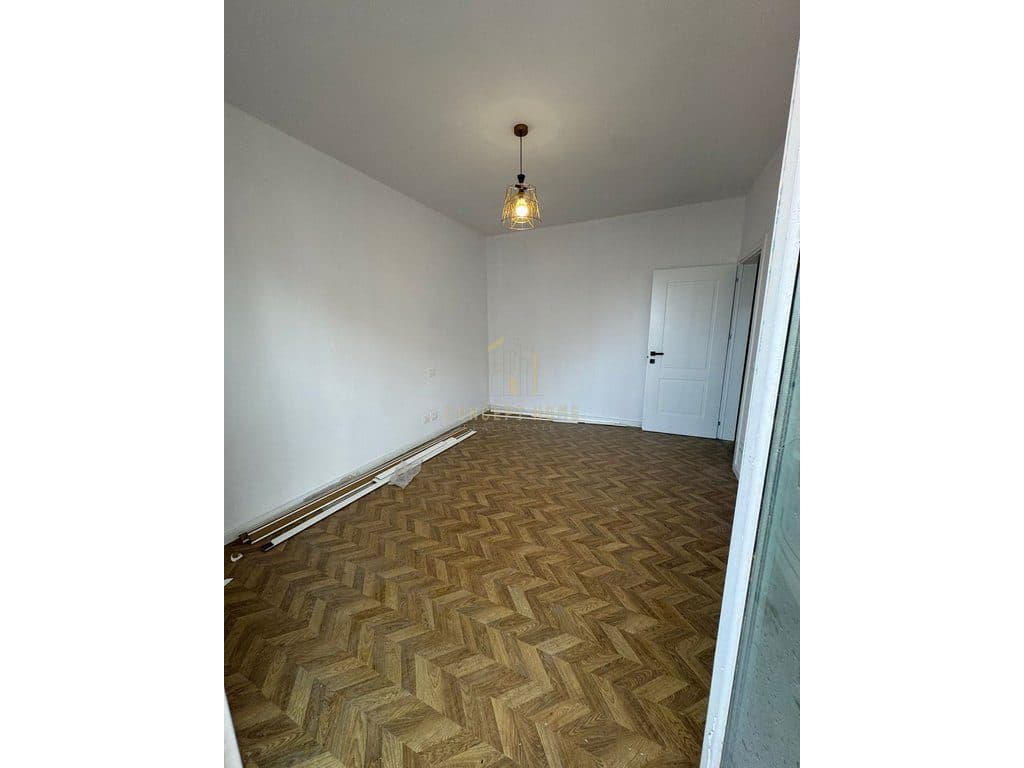 Shitet Apartament 2+1+2 tek Kodra e diellit. 3