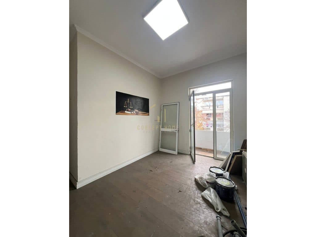 Zyrë 2+1 Me Qira në Bllok, Tiranë - 1000€ | 95 m² 2