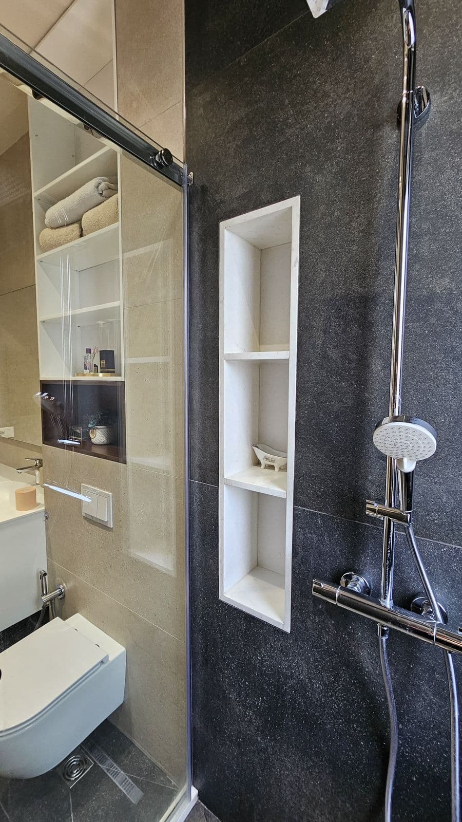 Shitet apartament 2+1+2 Liqeni i thate 4