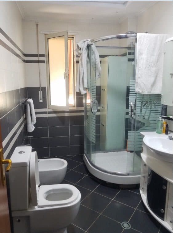 Jepet me qera apartament 2+1 tek 21 Dhjetori 3