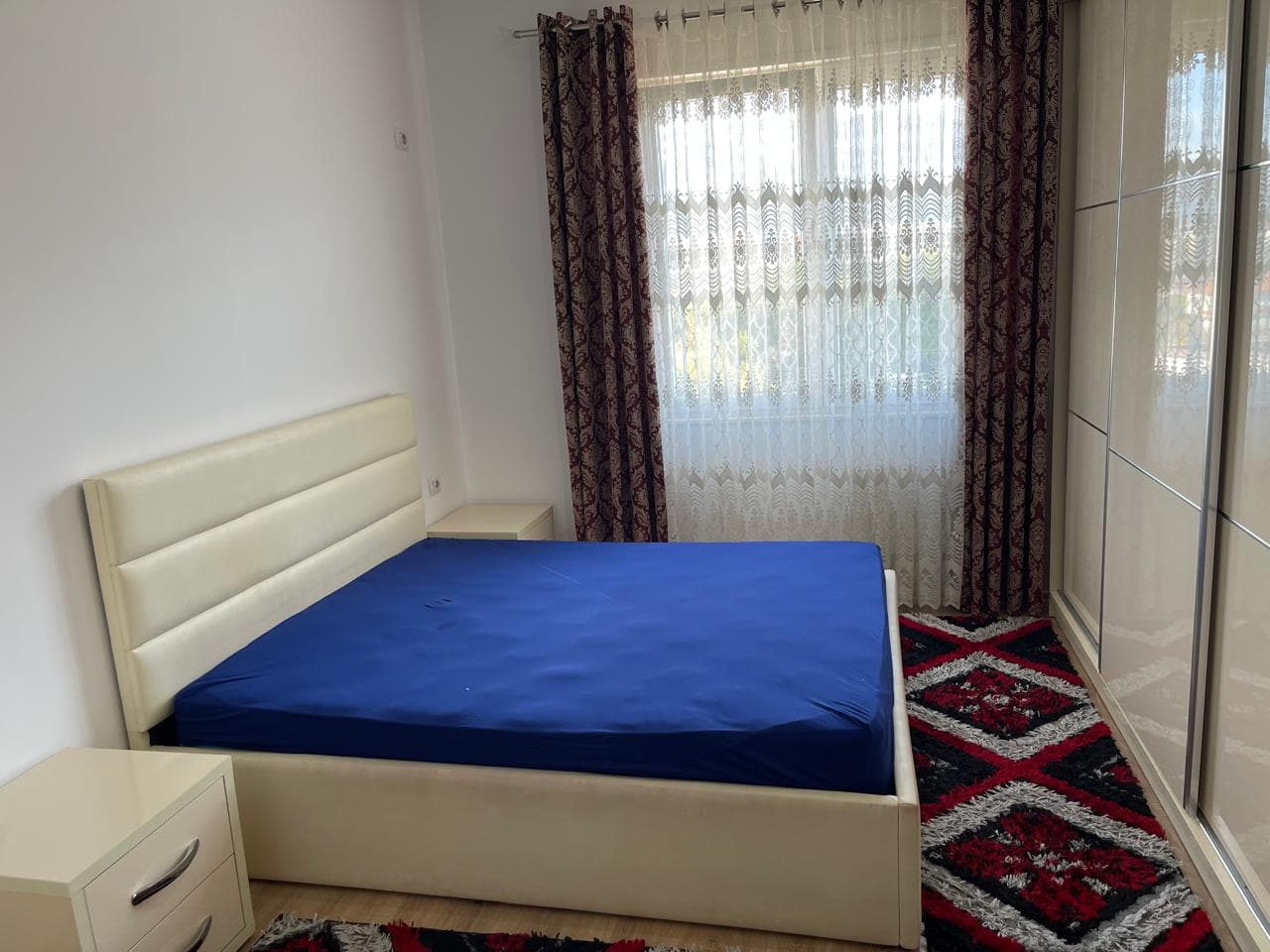 Jepet me qera Apartament 3+1+2 Ne Kinostudio 3