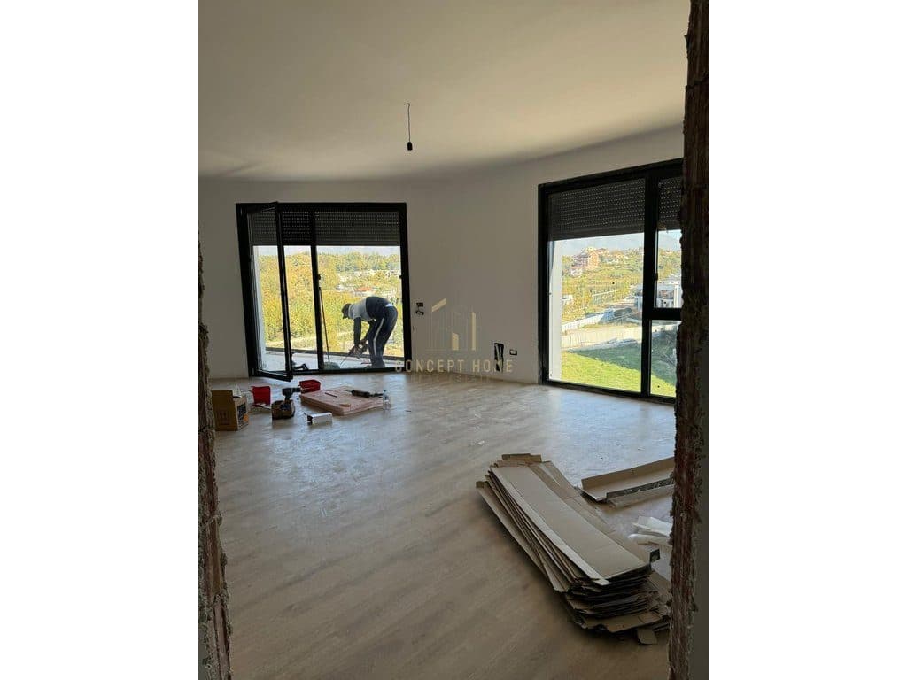 Shitet apartament 2+1+2 tek Liqeni i thate 2