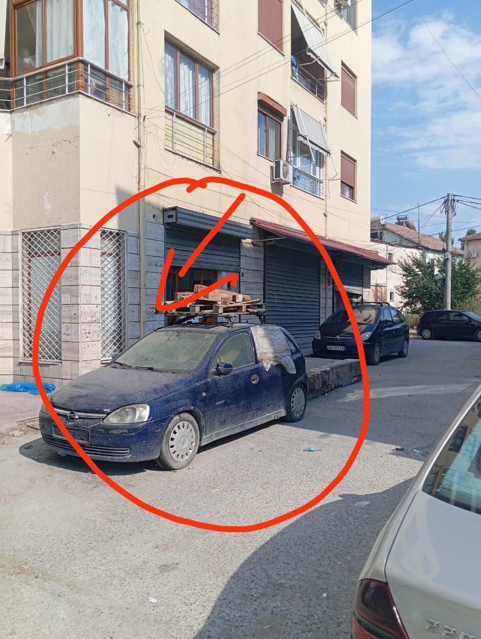 Shitet Objekt në Yzberisht – Rruga e Qelqit 4
