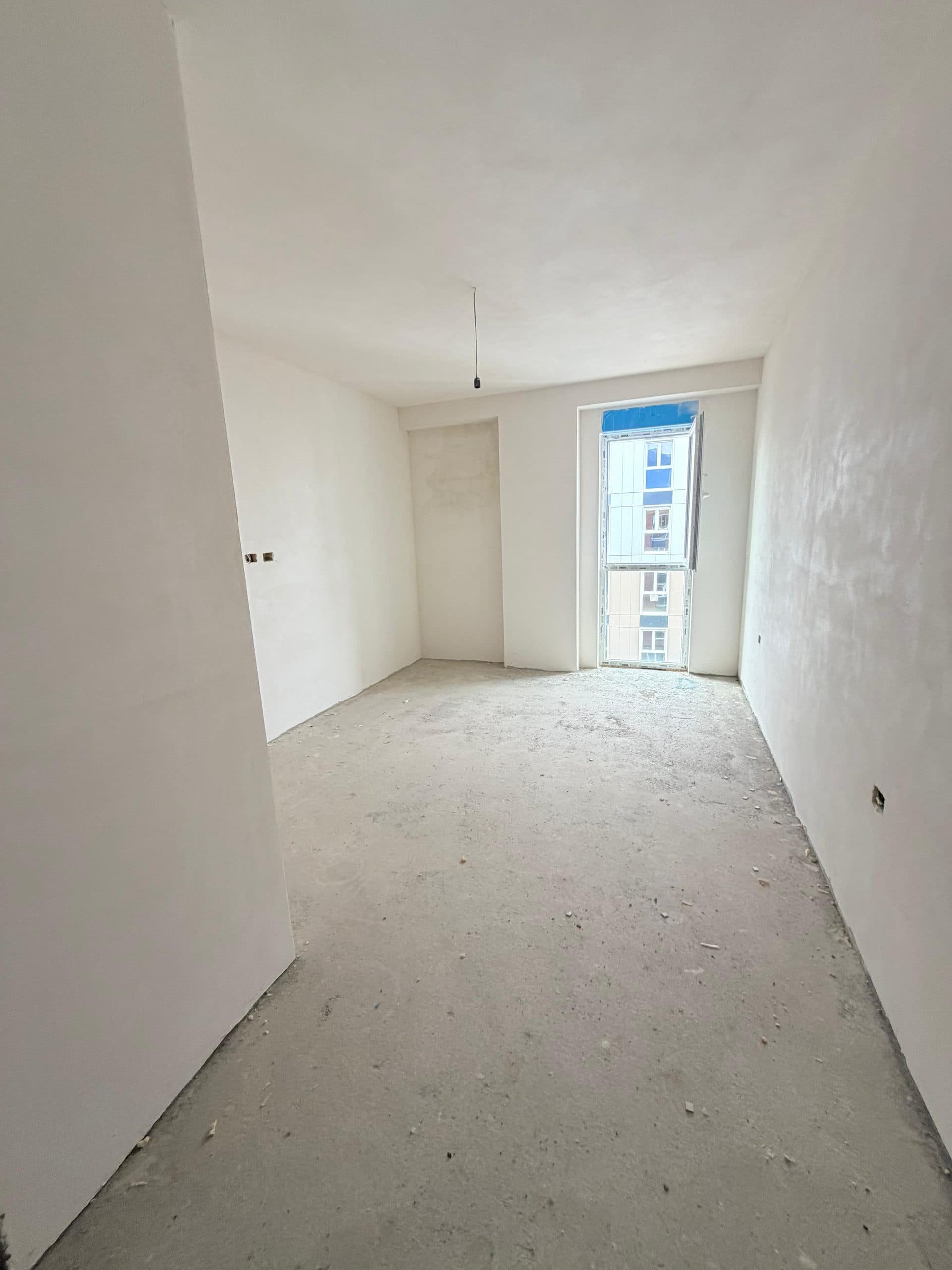 Shitet Apartament 2+1+2+Post Parkingu, tek Bulevardi i Ri 2